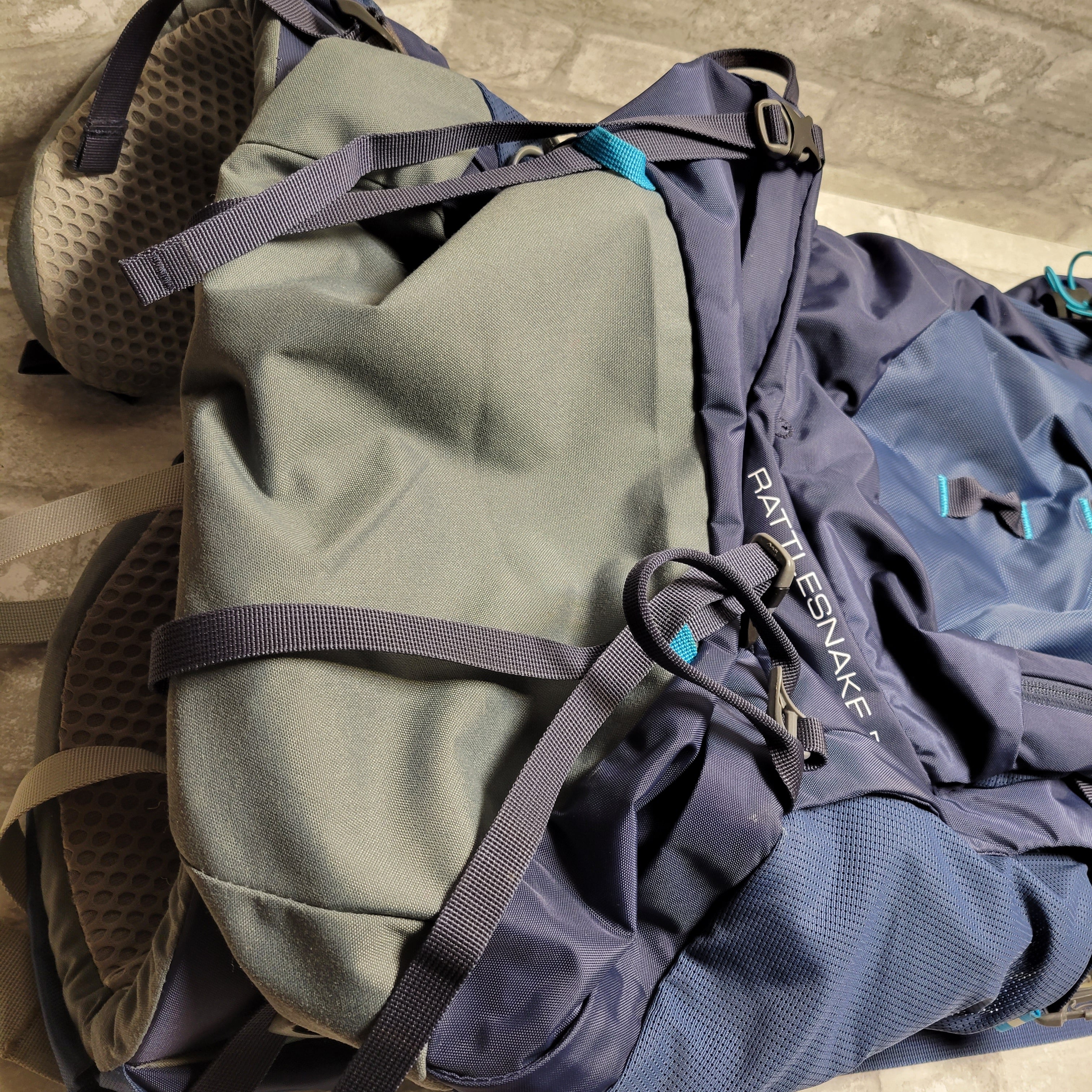 Ascend Rattlesnake 55L Backpack Trail Hiking Camping Backpack, Blue *DAMAGED* (8010922459374)